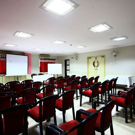 Hotel Deccan Park Пюн Екстериор снимка