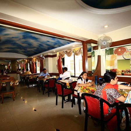 Hotel Deccan Park Пюн Екстериор снимка