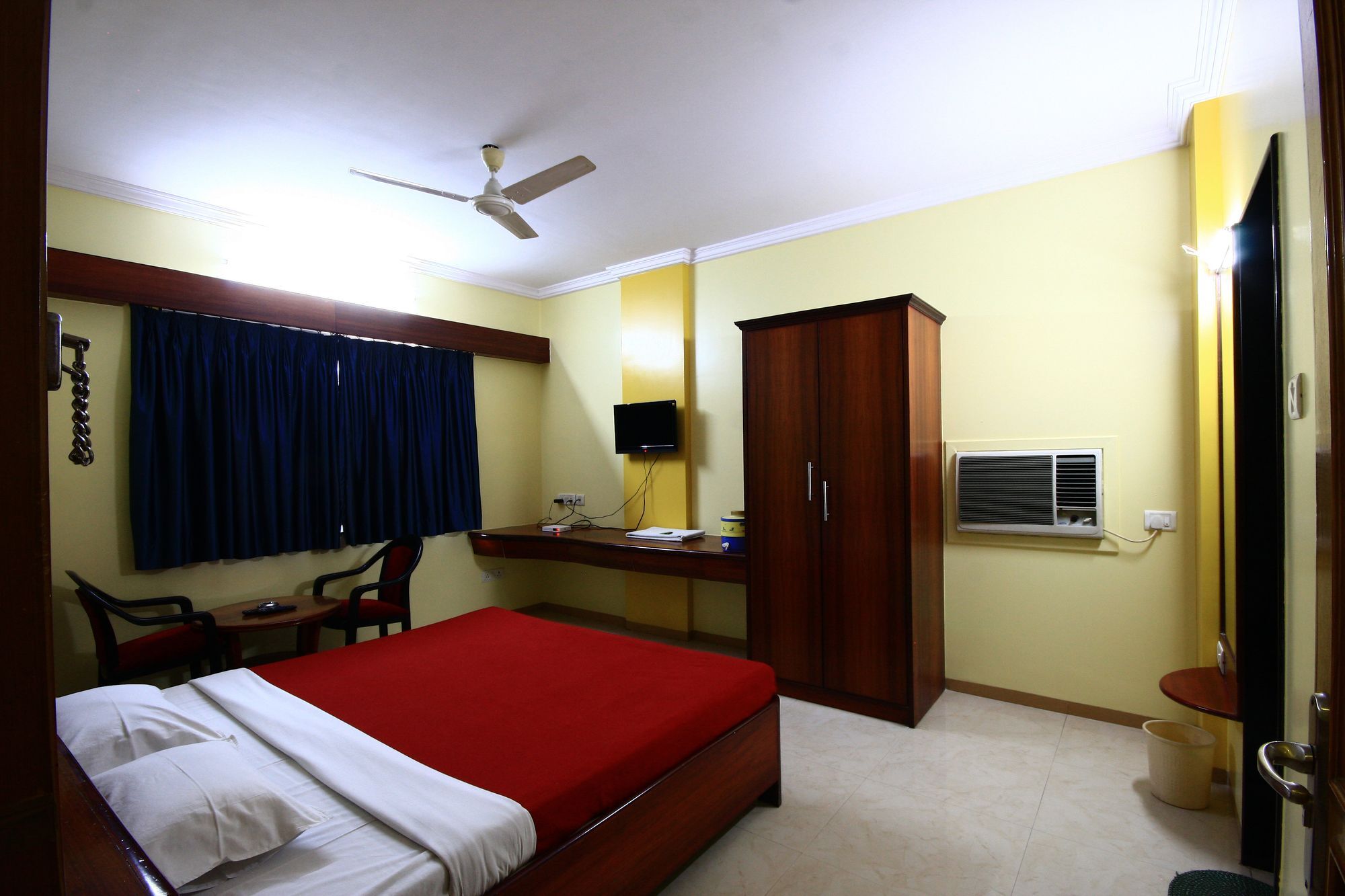 Hotel Deccan Park Пюн Екстериор снимка