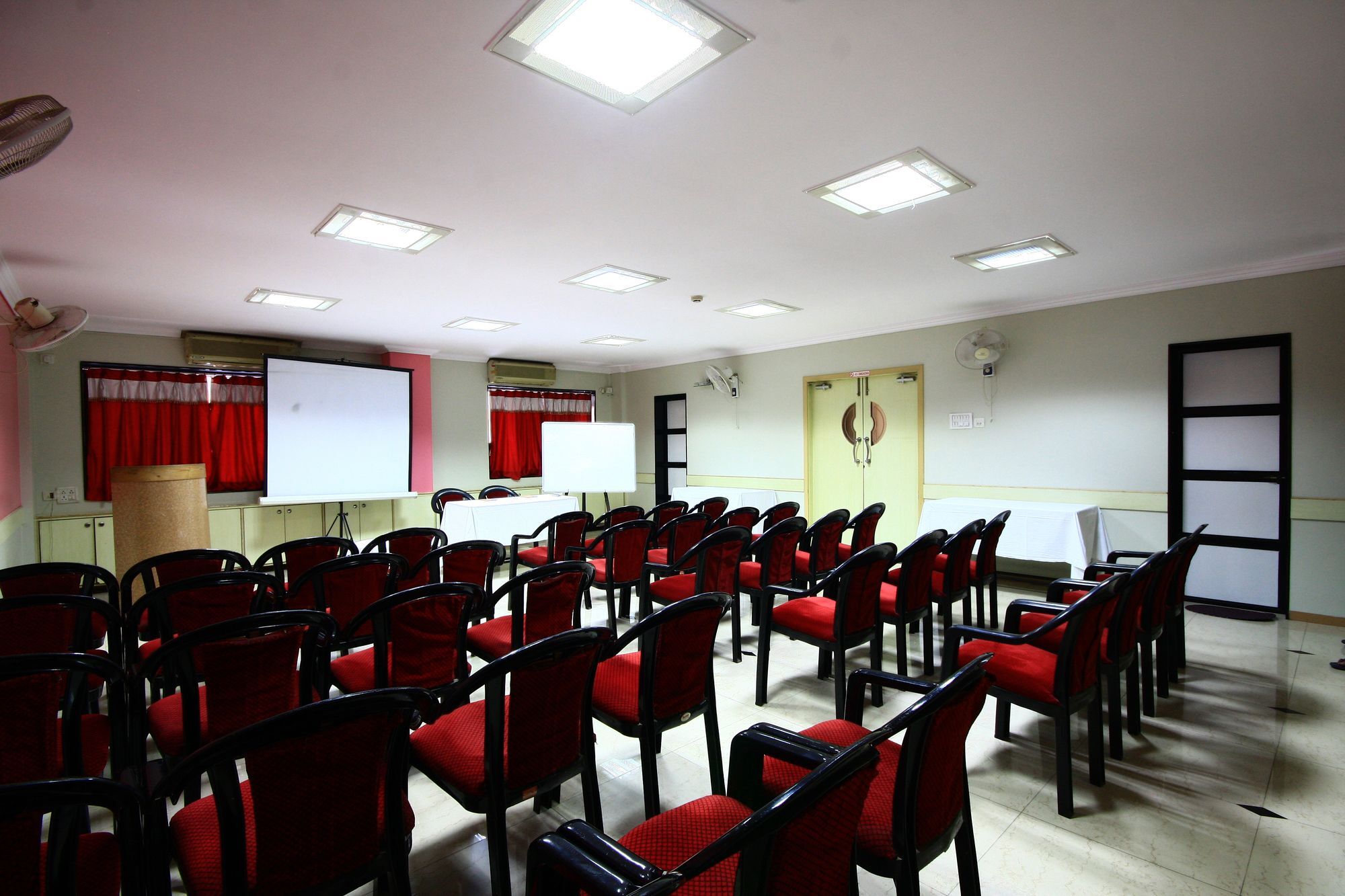 Hotel Deccan Park Пюн Екстериор снимка