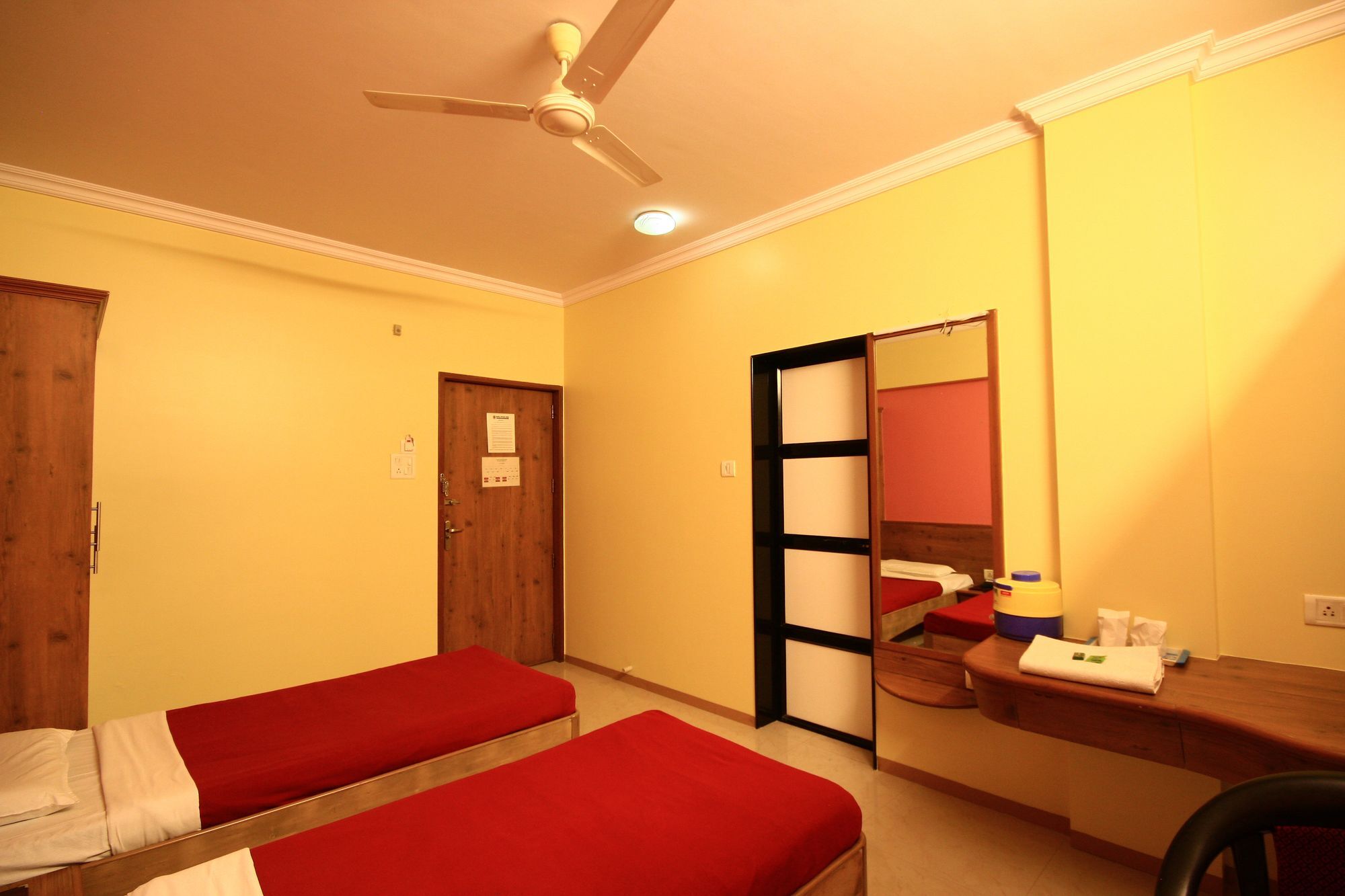 Hotel Deccan Park Пюн Екстериор снимка