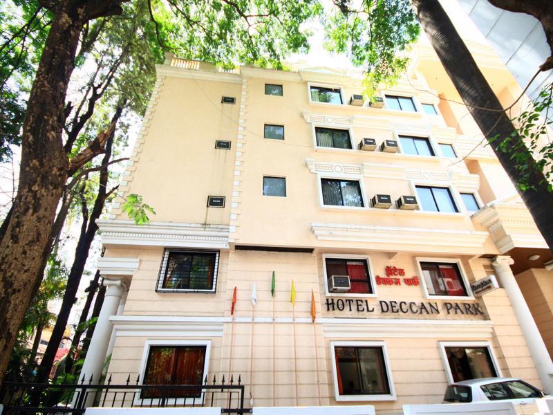 Hotel Deccan Park Пюн Екстериор снимка